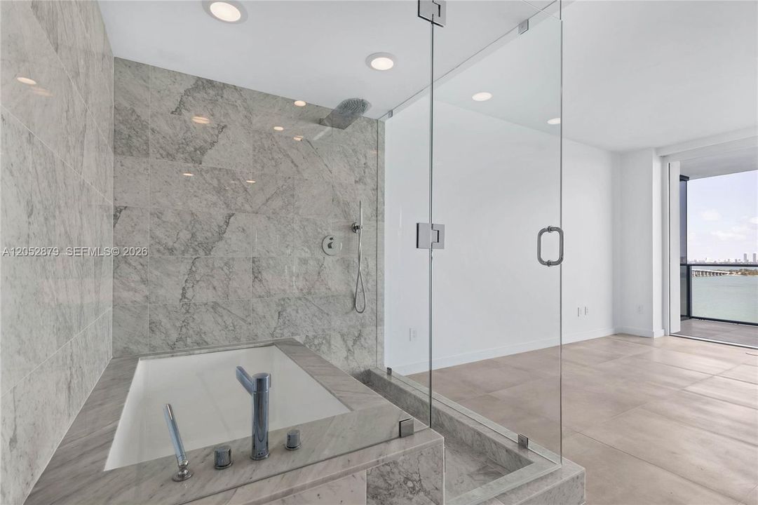 For Sale: $1,459,000 (3 beds, 3 baths, 1526 Square Feet)