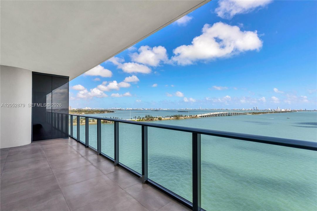 For Sale: $1,459,000 (3 beds, 3 baths, 1526 Square Feet)