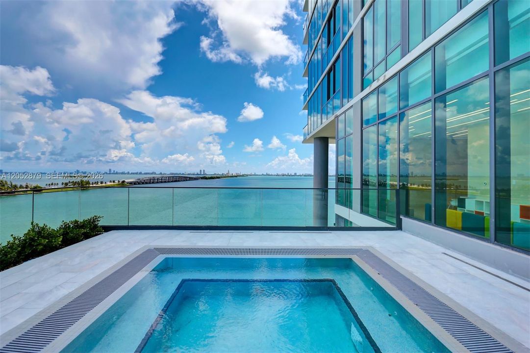 For Sale: $1,459,000 (3 beds, 3 baths, 1526 Square Feet)
