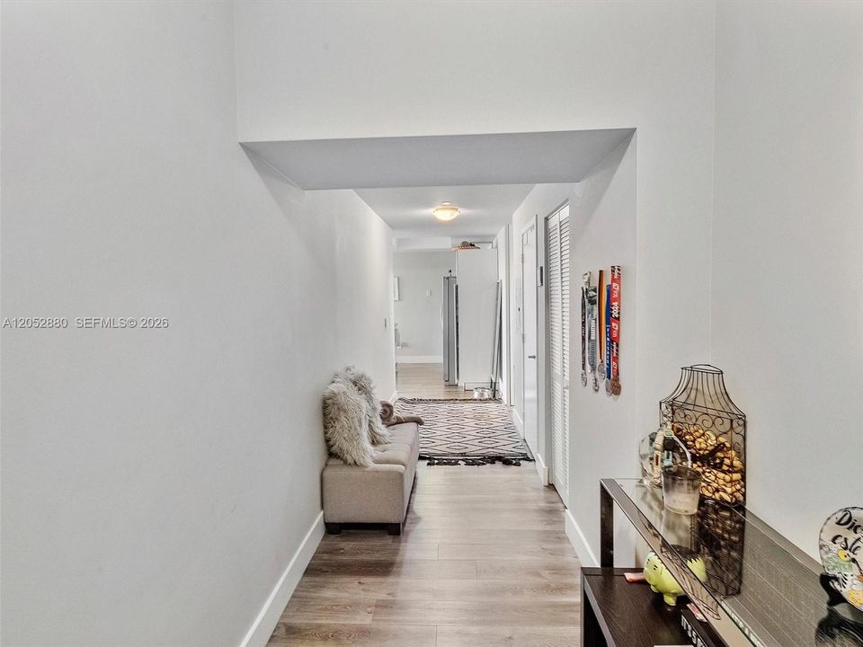 For Sale: $659,000 (1 beds, 2 baths, 1220 Square Feet)