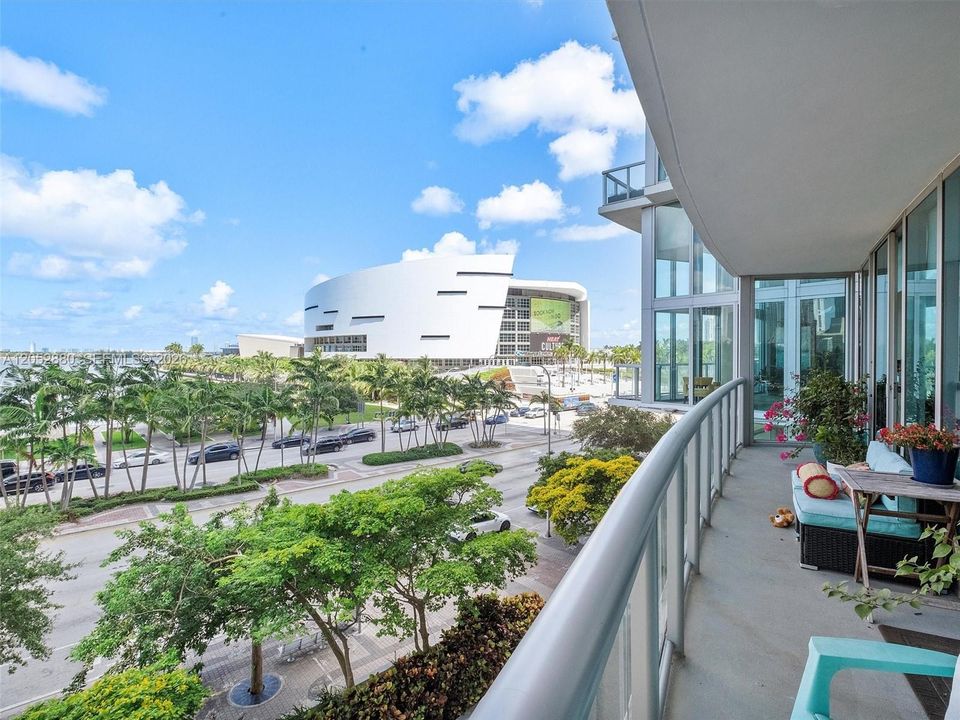 For Sale: $659,000 (1 beds, 2 baths, 1220 Square Feet)