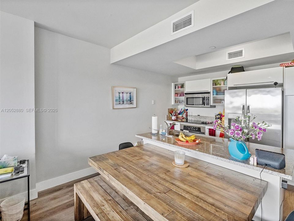 For Sale: $659,000 (1 beds, 2 baths, 1220 Square Feet)