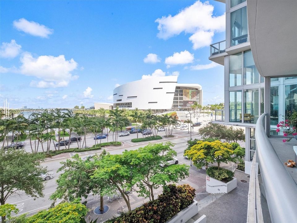 For Sale: $659,000 (1 beds, 2 baths, 1220 Square Feet)