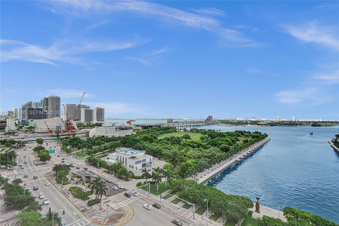 For Sale: $659,000 (1 beds, 2 baths, 1220 Square Feet)