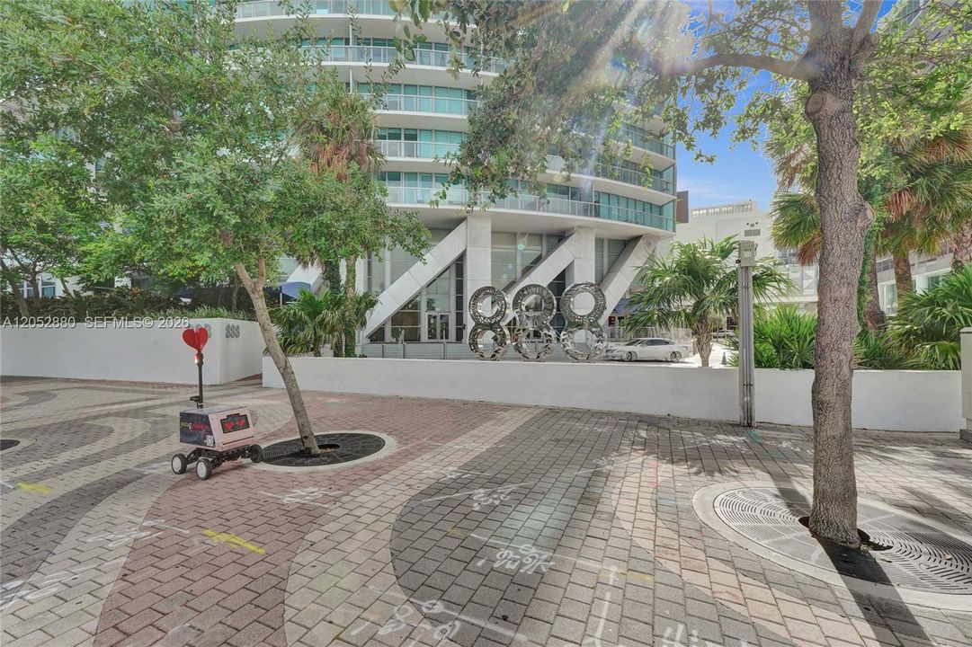 For Sale: $659,000 (1 beds, 2 baths, 1220 Square Feet)