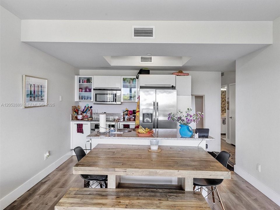 For Sale: $659,000 (1 beds, 2 baths, 1220 Square Feet)