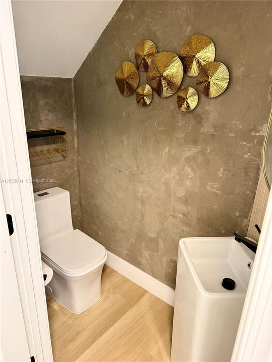For Rent: $3,599 (4 beds, 2 baths, 1815 Square Feet)