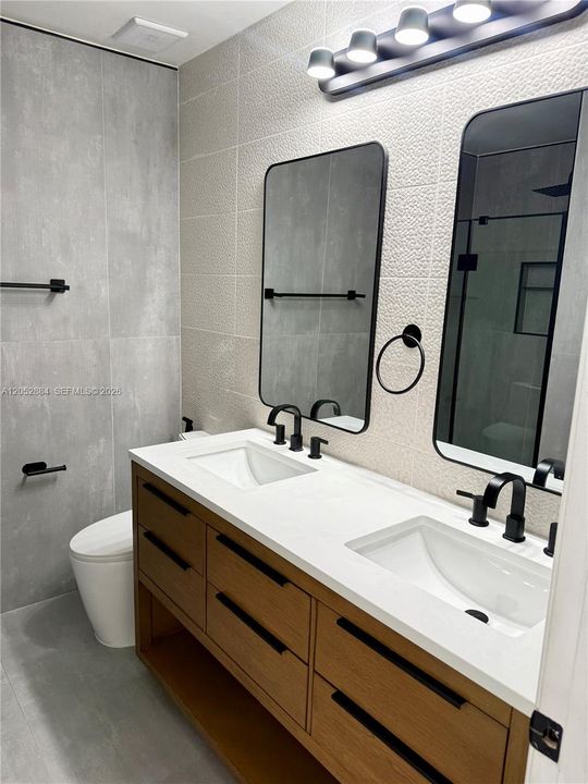 For Rent: $3,599 (4 beds, 2 baths, 1815 Square Feet)