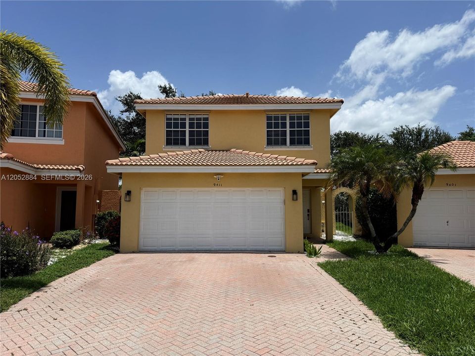 For Rent: $3,599 (4 beds, 2 baths, 1815 Square Feet)