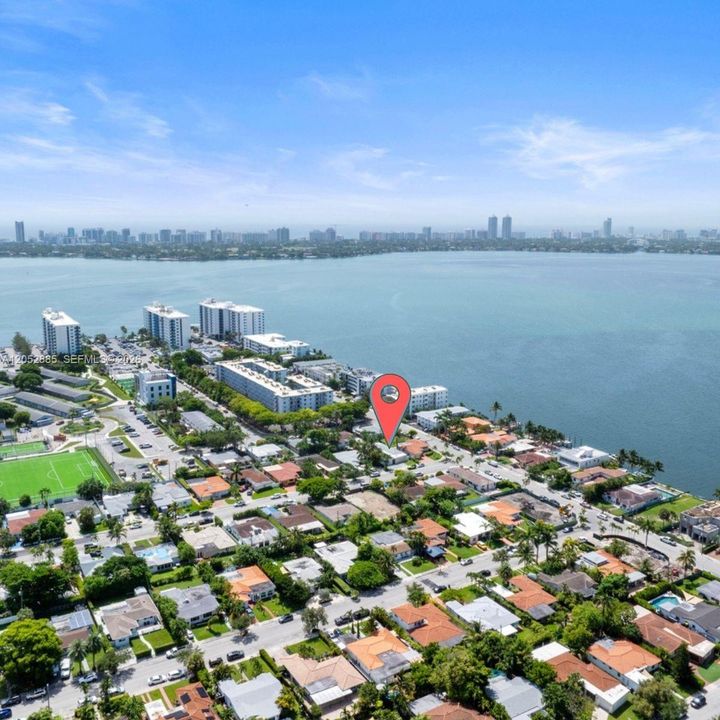 На продажу: $1,480,000 (4 спален, 3 ванн, 1719 Квадратных фут)