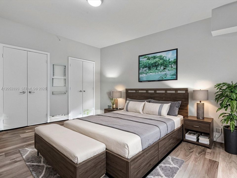 For Sale: $659,000 (1 beds, 2 baths, 1220 Square Feet)