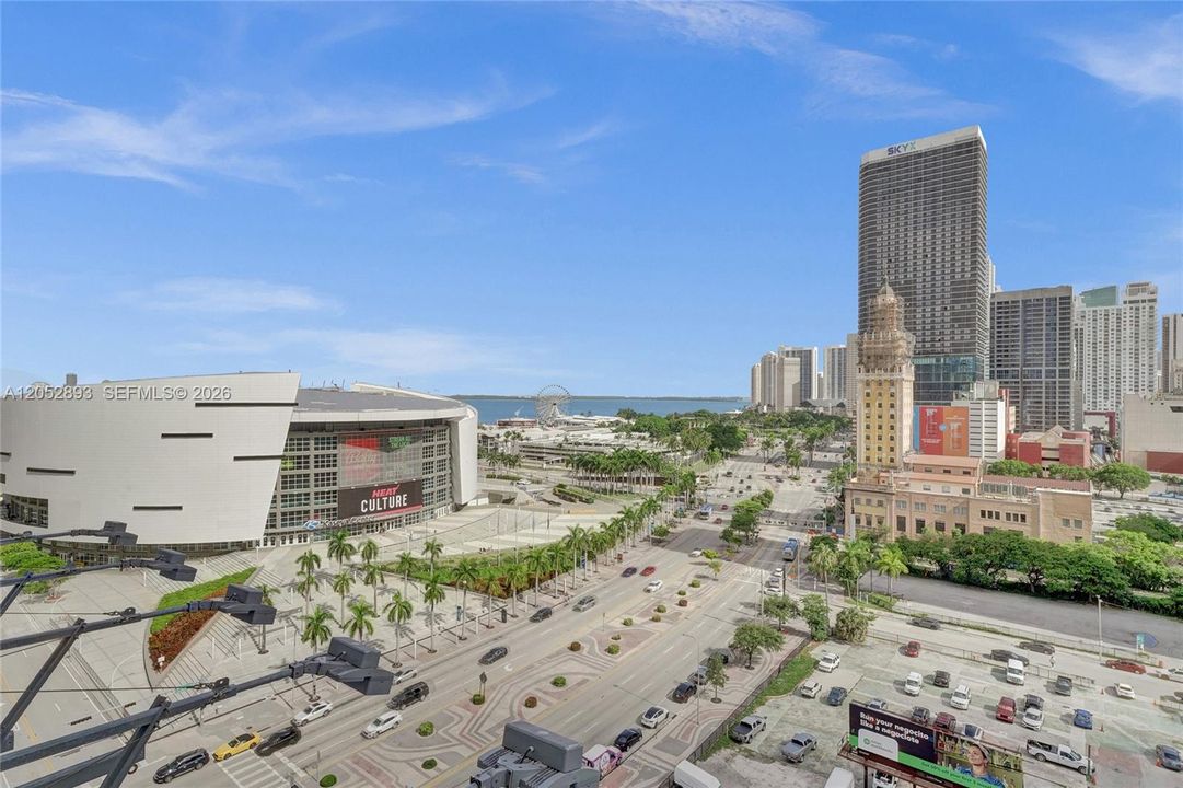 For Sale: $659,000 (1 beds, 2 baths, 1220 Square Feet)