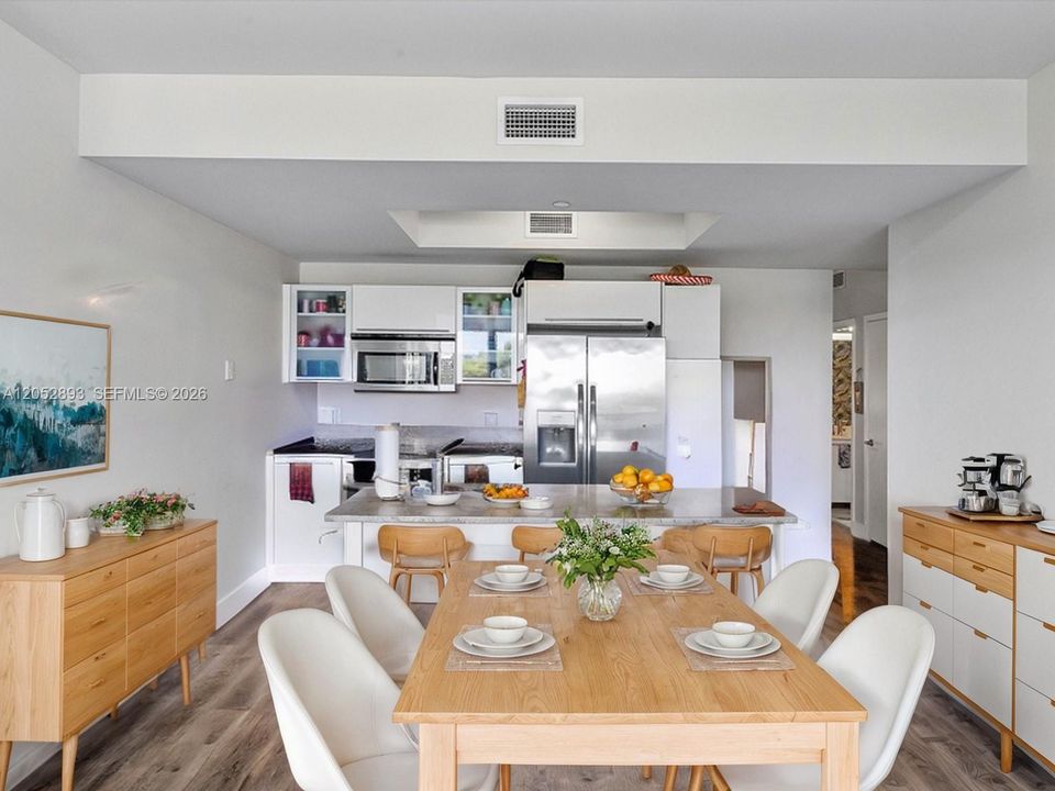 For Sale: $659,000 (1 beds, 2 baths, 1220 Square Feet)