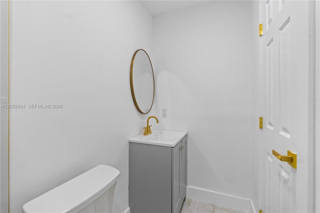 For Sale: $760,000 (5 beds, 4 baths, 2292 Square Feet)
