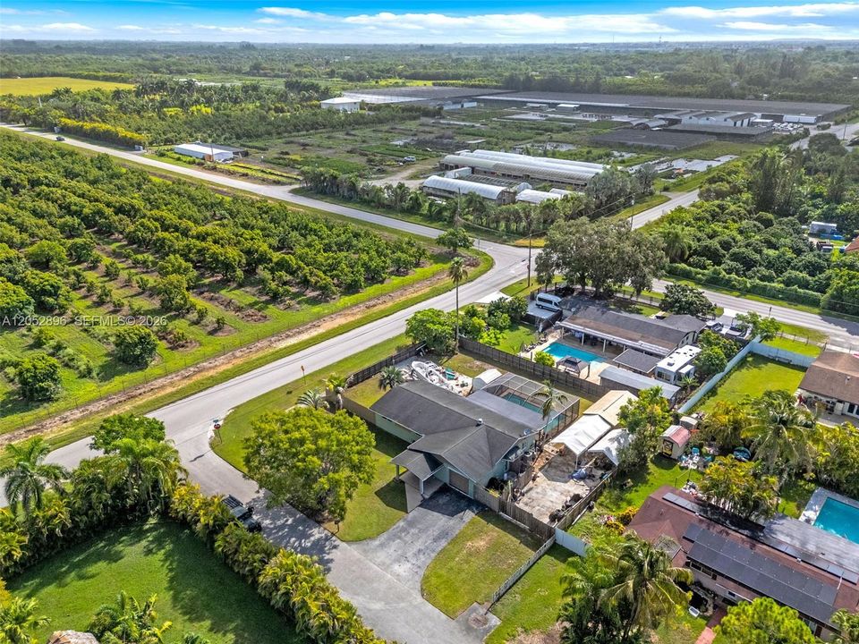 На продажу: $640,000 (3 спален, 2 ванн, 1606 Квадратных фут)