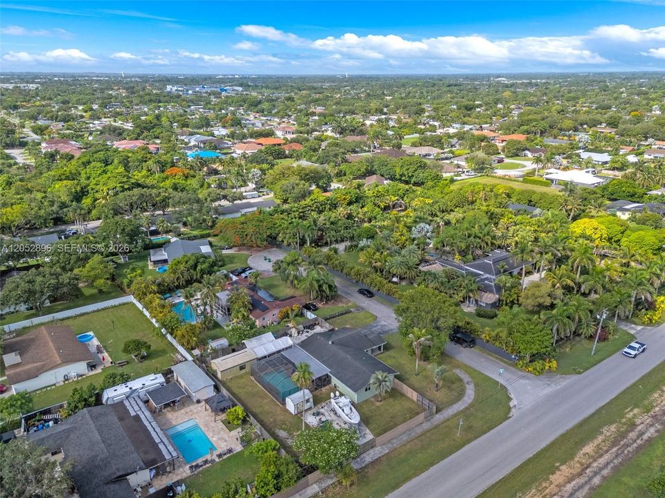 На продажу: $640,000 (3 спален, 2 ванн, 1606 Квадратных фут)