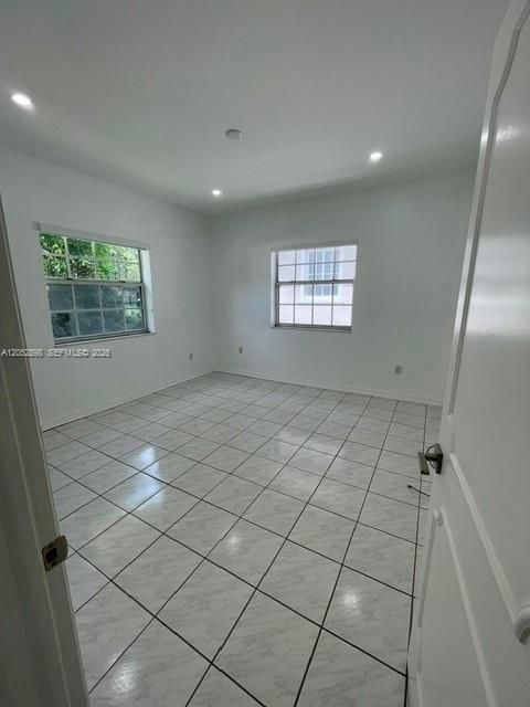 В аренду: $3,695 (2 спален, 1 ванн, 1350 Квадратных фут)