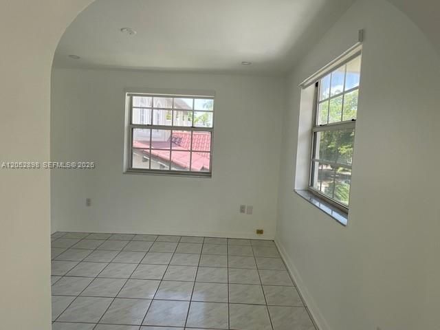 В аренду: $3,695 (2 спален, 1 ванн, 1350 Квадратных фут)