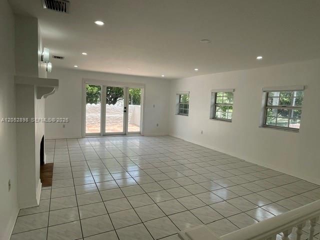 В аренду: $3,695 (2 спален, 1 ванн, 1350 Квадратных фут)
