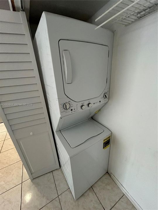 В аренду: $2,200 (2 спален, 2 ванн, 845 Квадратных фут)