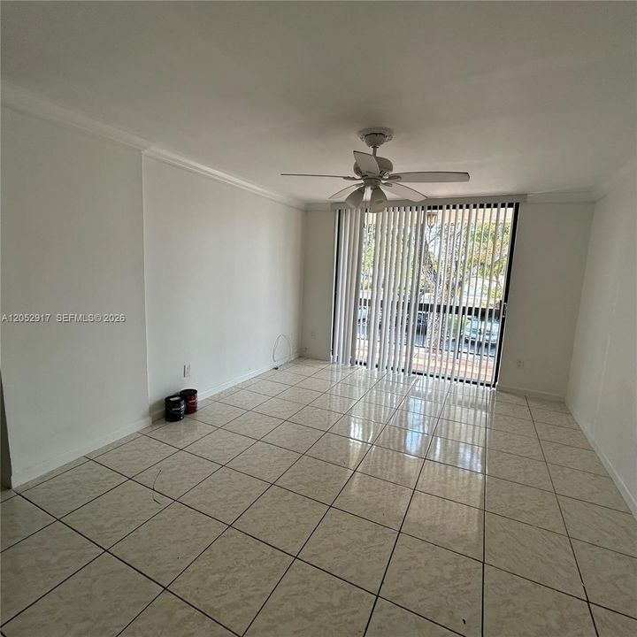 В аренду: $2,200 (2 спален, 2 ванн, 845 Квадратных фут)