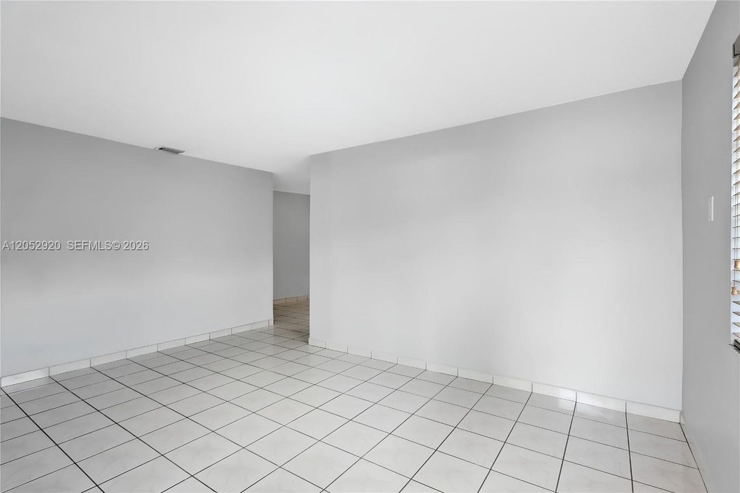 Living Room Pic 1