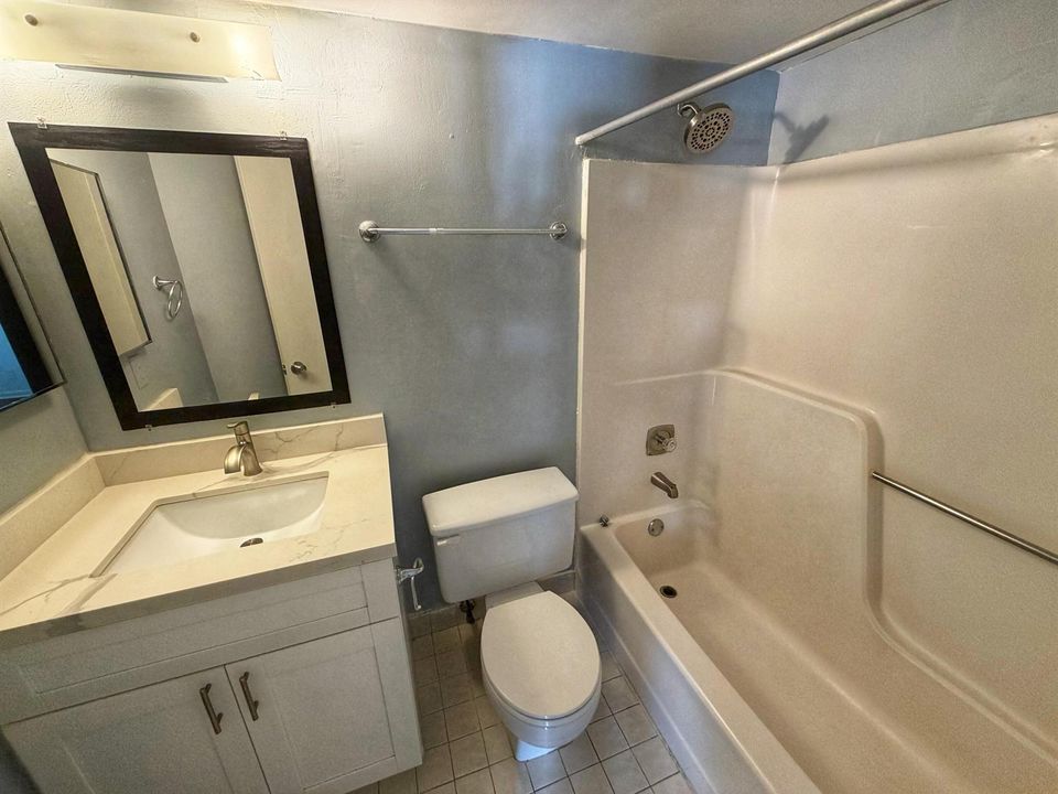 2nd Bathroom