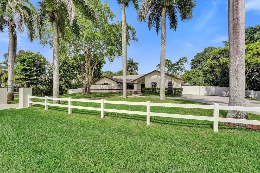 For Sale: $1,349,900 (4 beds, 2 baths, 2487 Square Feet)