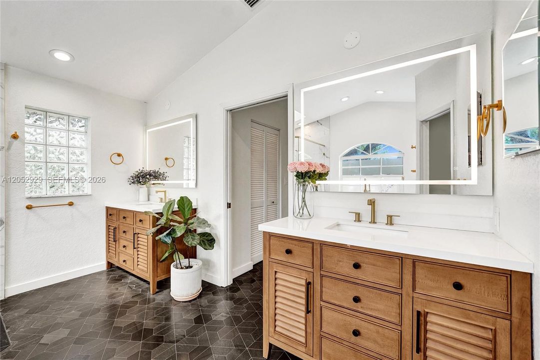 For Sale: $1,349,900 (4 beds, 2 baths, 2487 Square Feet)