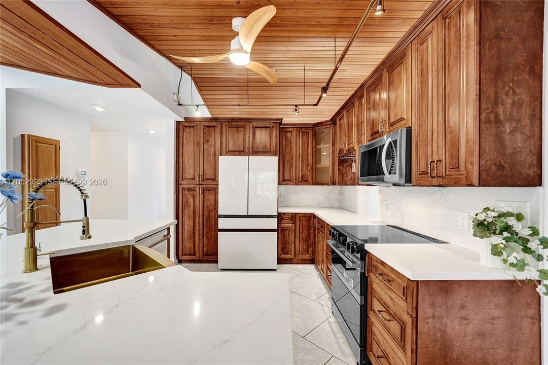 For Sale: $1,349,900 (4 beds, 2 baths, 2487 Square Feet)