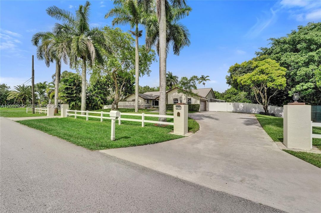 For Sale: $1,349,900 (4 beds, 2 baths, 2487 Square Feet)