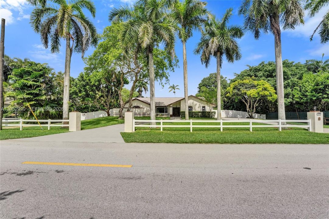 For Sale: $1,349,900 (4 beds, 2 baths, 2487 Square Feet)