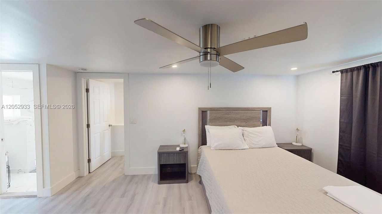 En Venta: $810,500 (5 camas, 3 baños, 2440 Pies cuadrados)