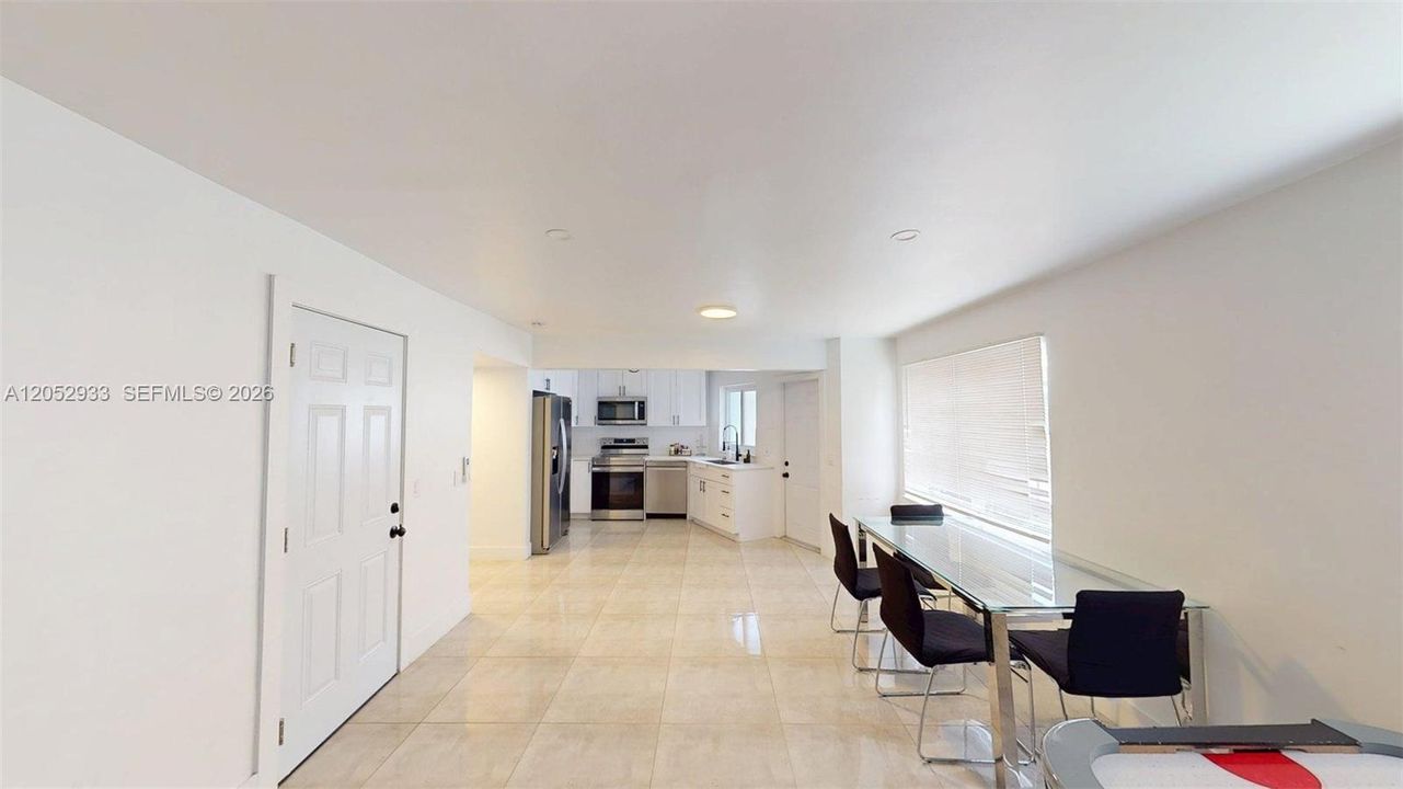 En Venta: $810,500 (5 camas, 3 baños, 2440 Pies cuadrados)