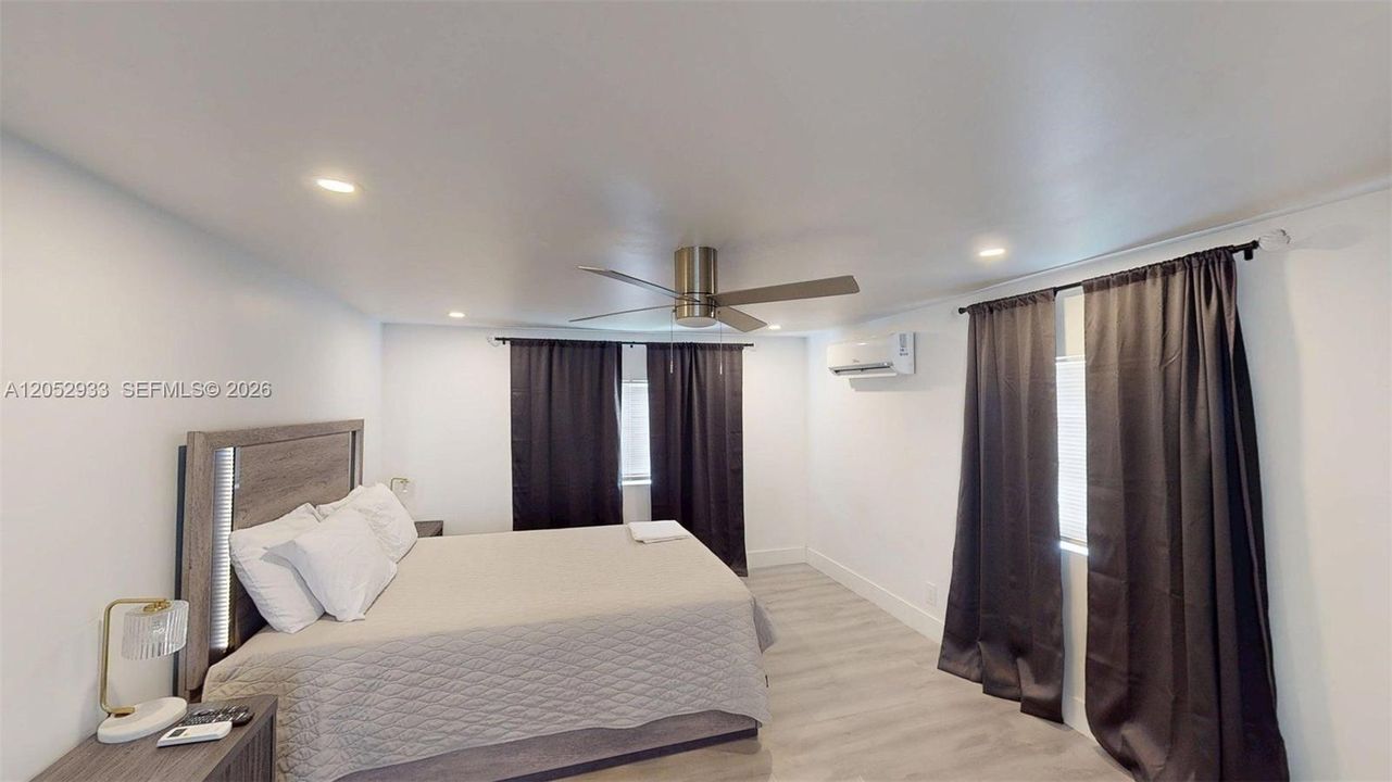 En Venta: $810,500 (5 camas, 3 baños, 2440 Pies cuadrados)