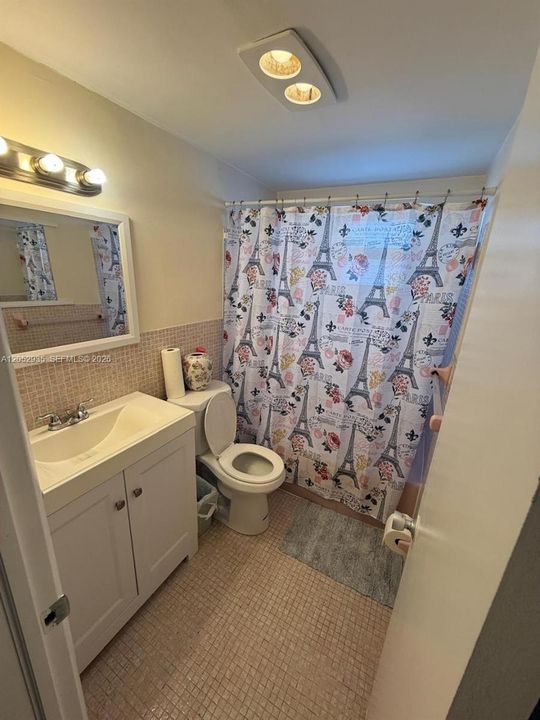 For Rent: $2,100 (2 beds, 2 baths, 1000 Square Feet)