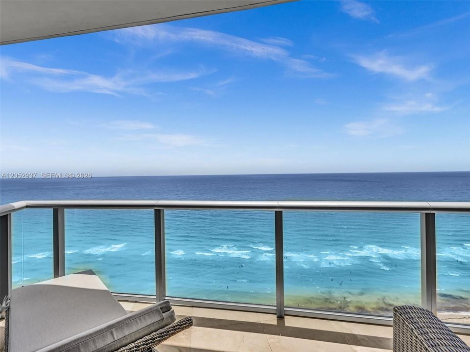 For Rent: $5,250 (1 beds, 1 baths, 862 Square Feet)