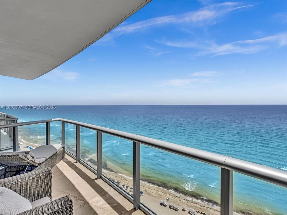 For Rent: $5,250 (1 beds, 1 baths, 862 Square Feet)