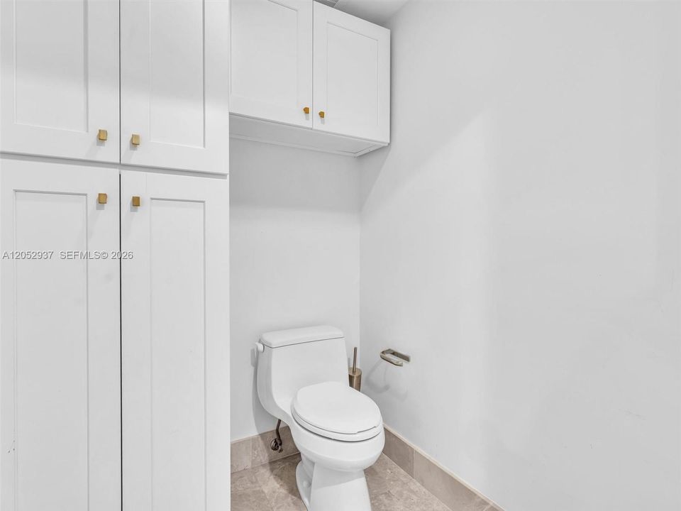 For Rent: $5,250 (1 beds, 1 baths, 862 Square Feet)