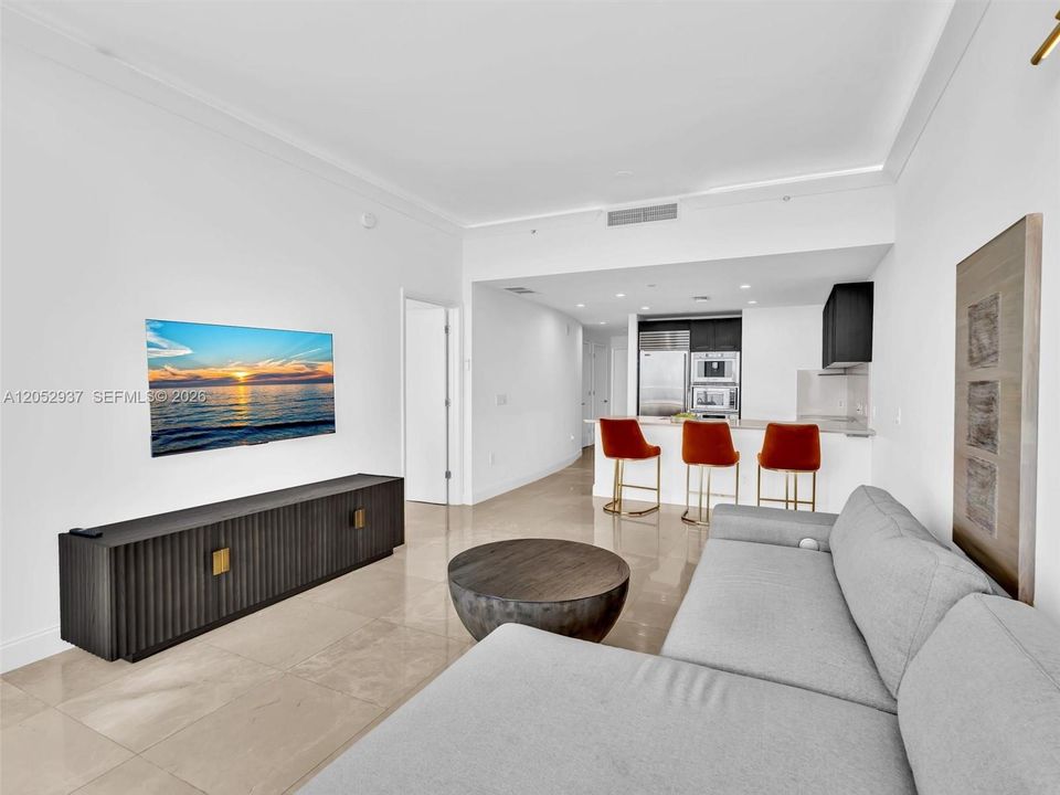 For Rent: $5,250 (1 beds, 1 baths, 862 Square Feet)