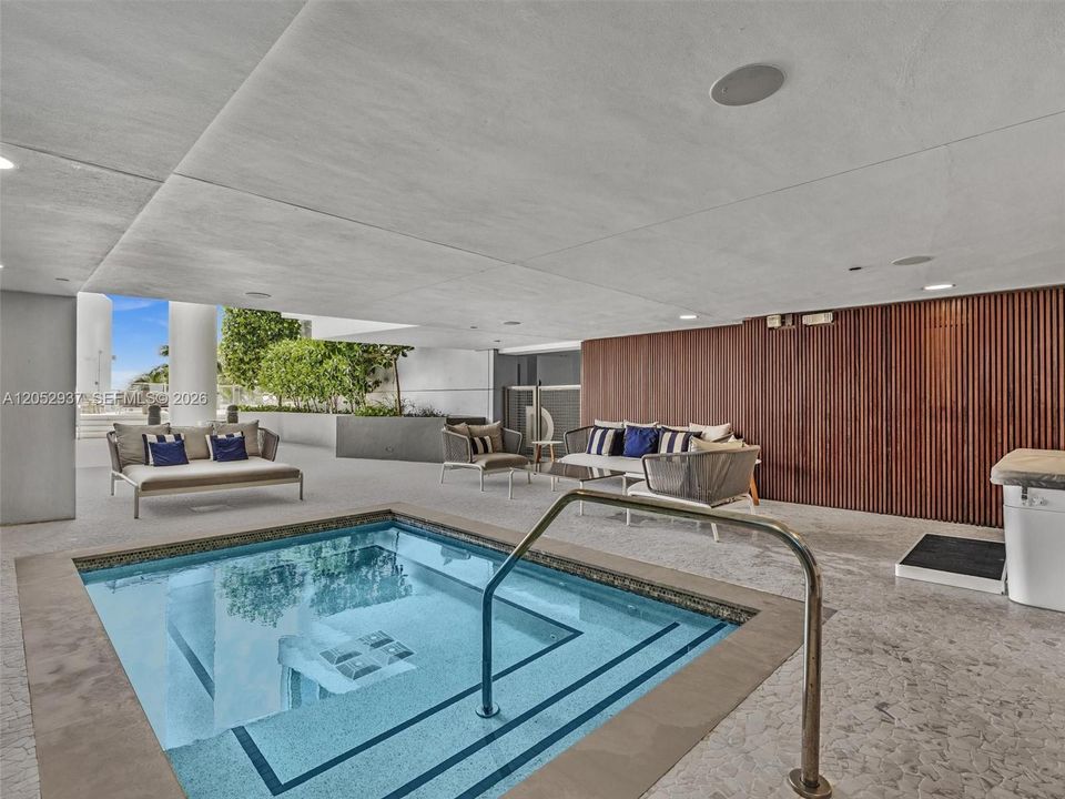 For Rent: $5,250 (1 beds, 1 baths, 862 Square Feet)
