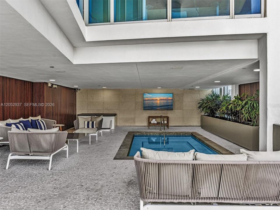 For Rent: $5,250 (1 beds, 1 baths, 862 Square Feet)