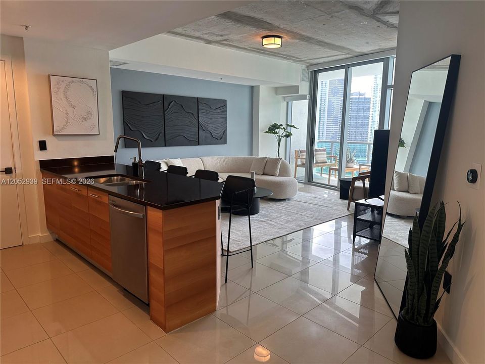 For Rent: $3,950 (1 beds, 1 baths, 861 Square Feet)