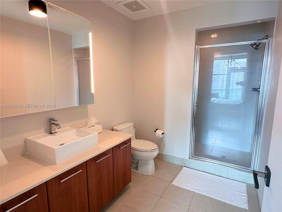 For Rent: $3,950 (1 beds, 1 baths, 861 Square Feet)