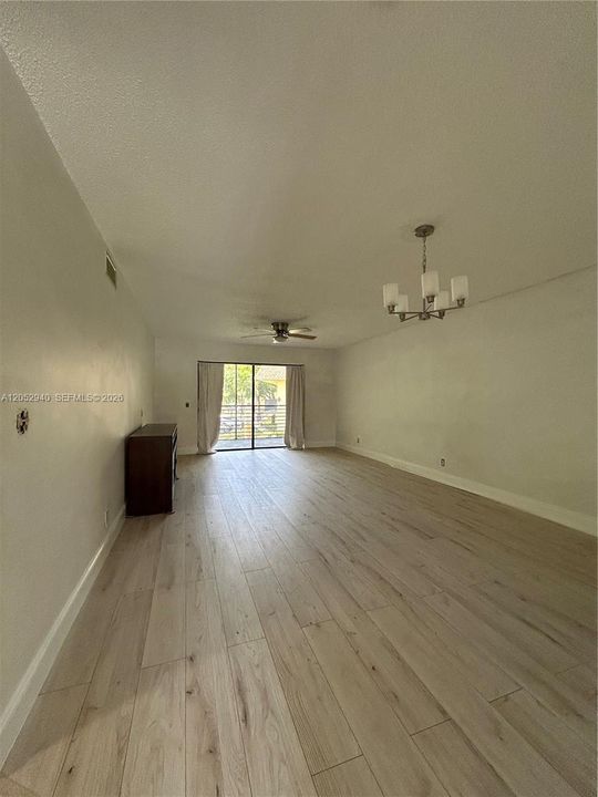For Rent: $1,950 (2 beds, 2 baths, 1015 Square Feet)