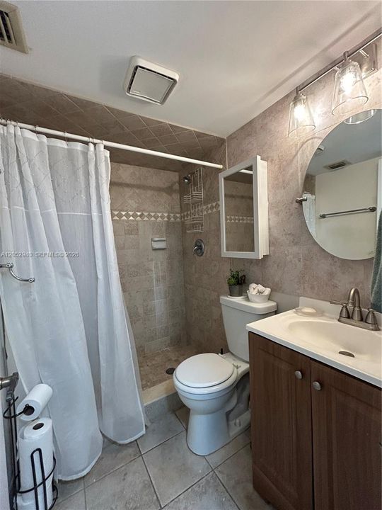 For Rent: $1,950 (2 beds, 2 baths, 1015 Square Feet)