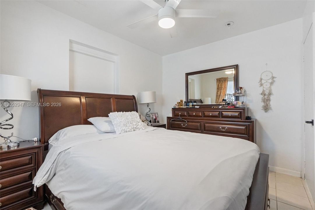 For Sale: $469,000 (3 beds, 2 baths, 1138 Square Feet)