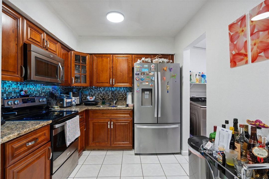 For Sale: $469,000 (3 beds, 2 baths, 1138 Square Feet)