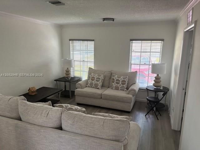 En Venta: $485,900 (4 camas, 3 baños, 1809 Pies cuadrados)