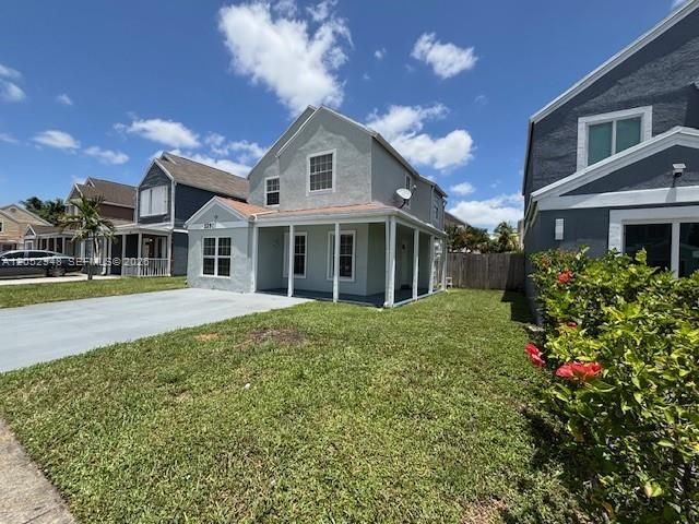 En Venta: $485,900 (4 camas, 3 baños, 1809 Pies cuadrados)